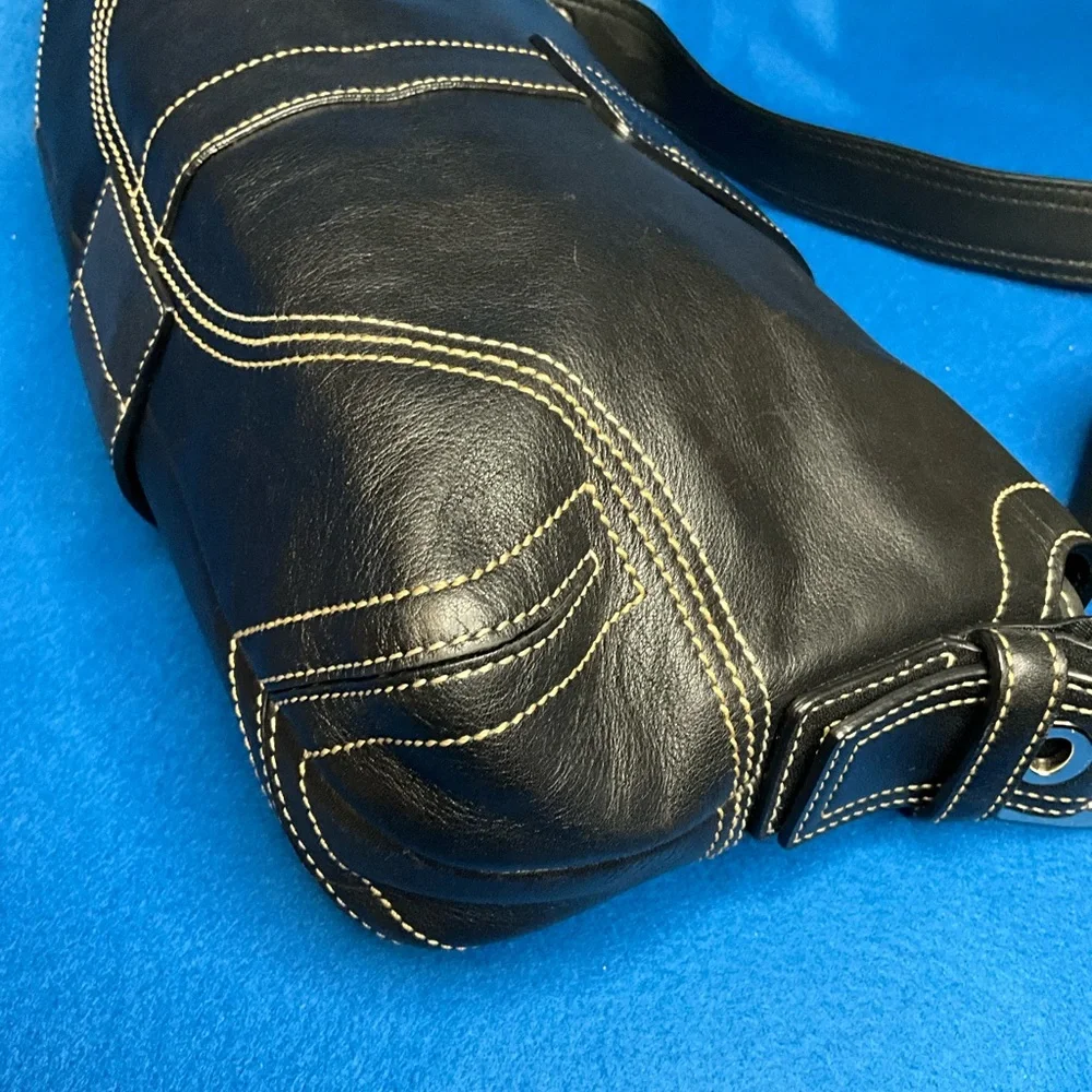 Coach Soho Vintage Black Leather Shoulder Bag With Contrast Stitching 2005 - Picture 6 of 16